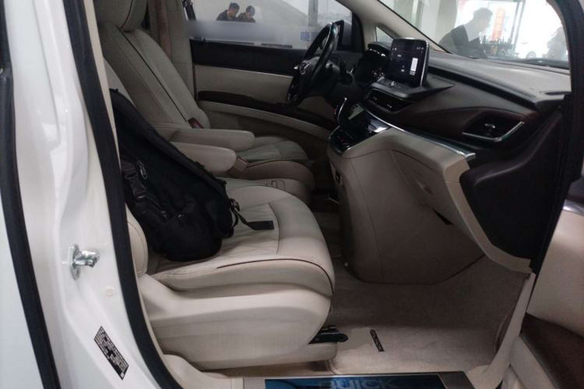 Used Buick GL8 2021 Land Cruiser Executive Class 652T Luxury Model Right Front Seat