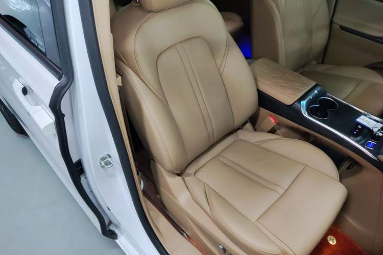 Used Buick GL8 2021 ES Land Cruiser 653T Luxury Edition Right Front Seat