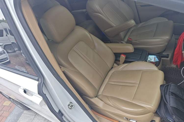 Used Buick GL8 2021 ES Land Cruiser 653T Luxury Edition Right Front Seat