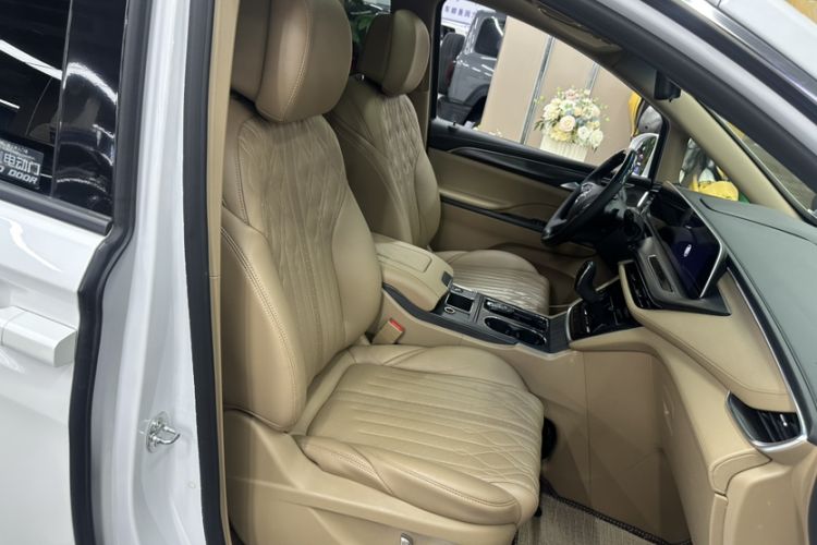 Used Buick GL8 2021 ES Landtrek 653T Comfort Edition Right Front Seat