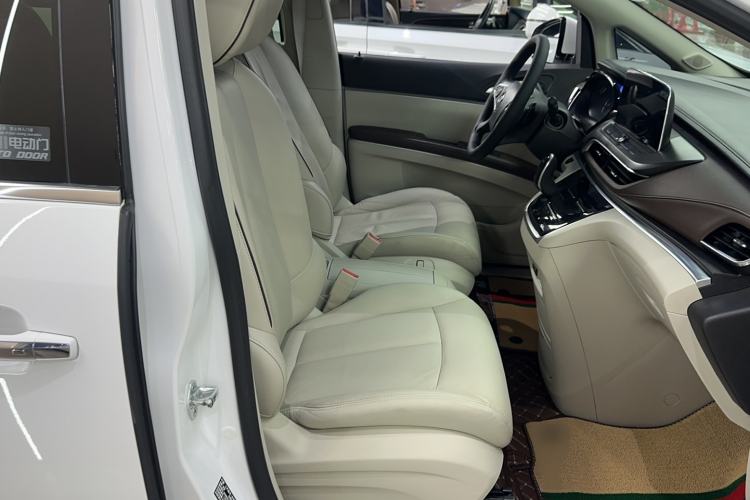 Used Buick GL8 2021 Land Cruiser Executive Class 652T Luxury Model Right Front Seat