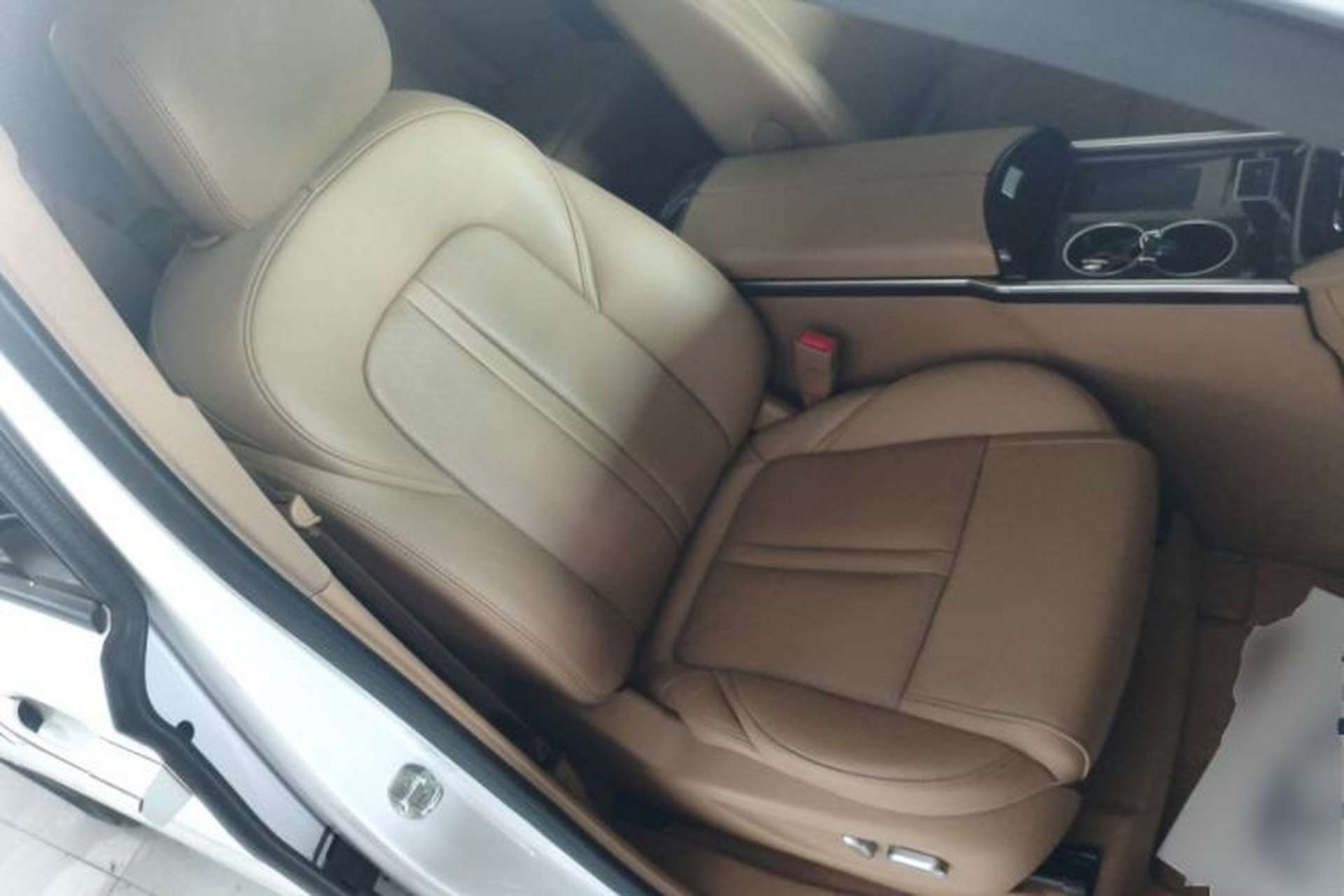 Used Buick GL8 2021 ES Landtrek 653T Luxury Model Right Front Seat