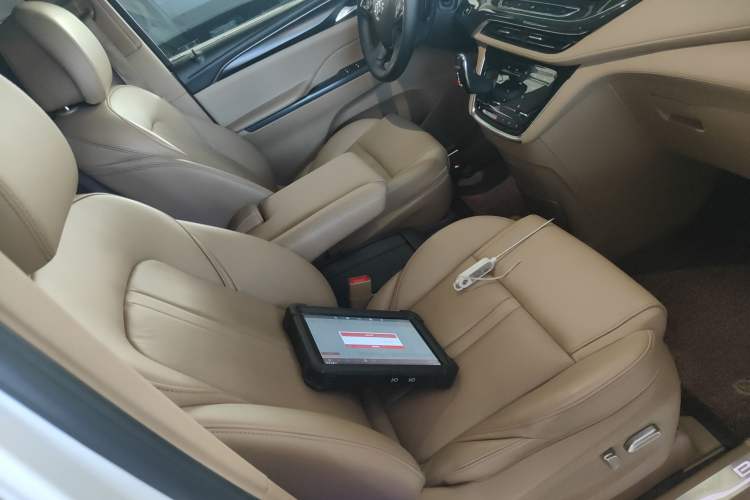 Used Buick GL8 2021 ES Land Cruiser 653T Smart Flagship Model Right Front Seat