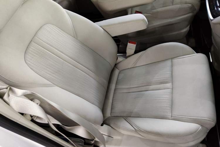 Used Buick GL8 2021 ES Landtrek 653T Comfort Edition Right Front Seat