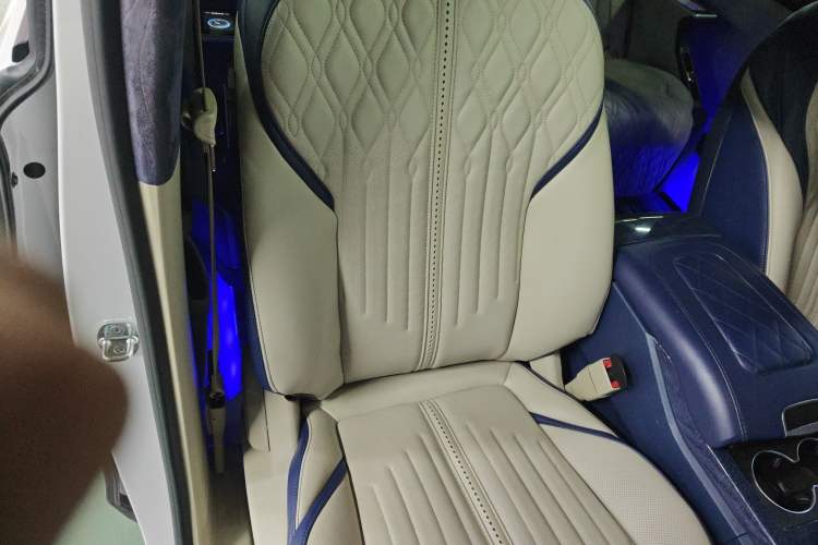 Used Buick GL8 2021 ES Landtrek 653T Comfort Edition Right Front Seat