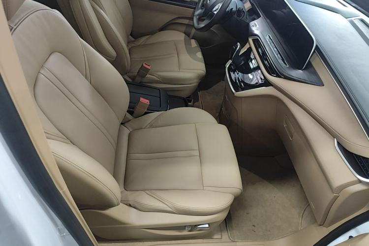 Used Buick GL8 2021 ES Land Cruiser 653T Luxury Edition Right Front Seat