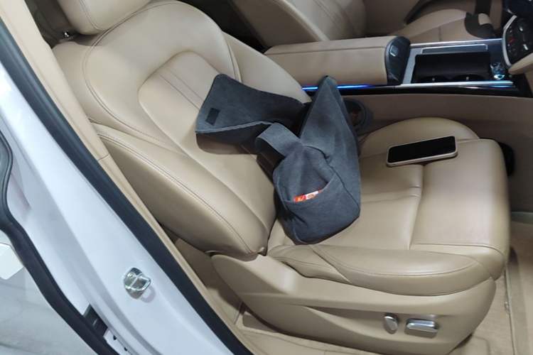 Used Buick GL8 2021 ES Land Cruiser 653T Luxury Edition Right Front Seat