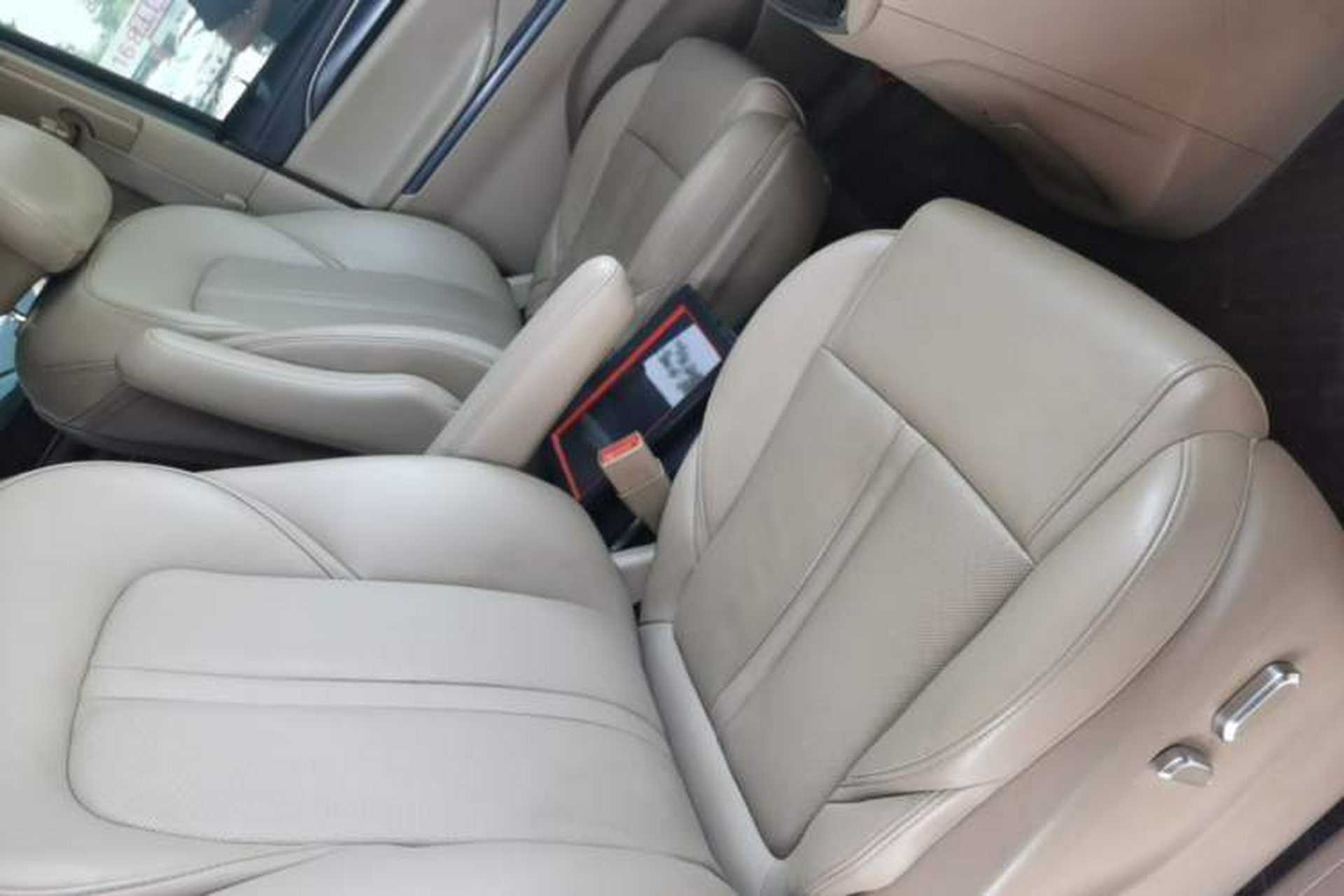 Used Buick GL8 2021 ES Landtrek 653T Luxury Model Right Front Seat