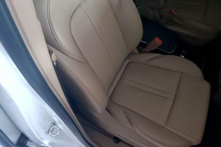 Used Buick GL8 2021 ES Land Cruiser 653T Luxury Edition Right Front Seat