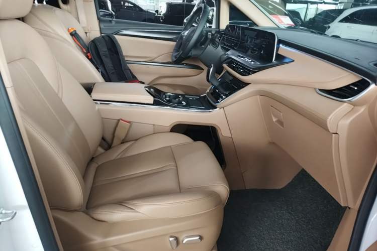 Used Buick GL8 2021 ES Land Cruiser 653T Luxury Edition Right Front Seat