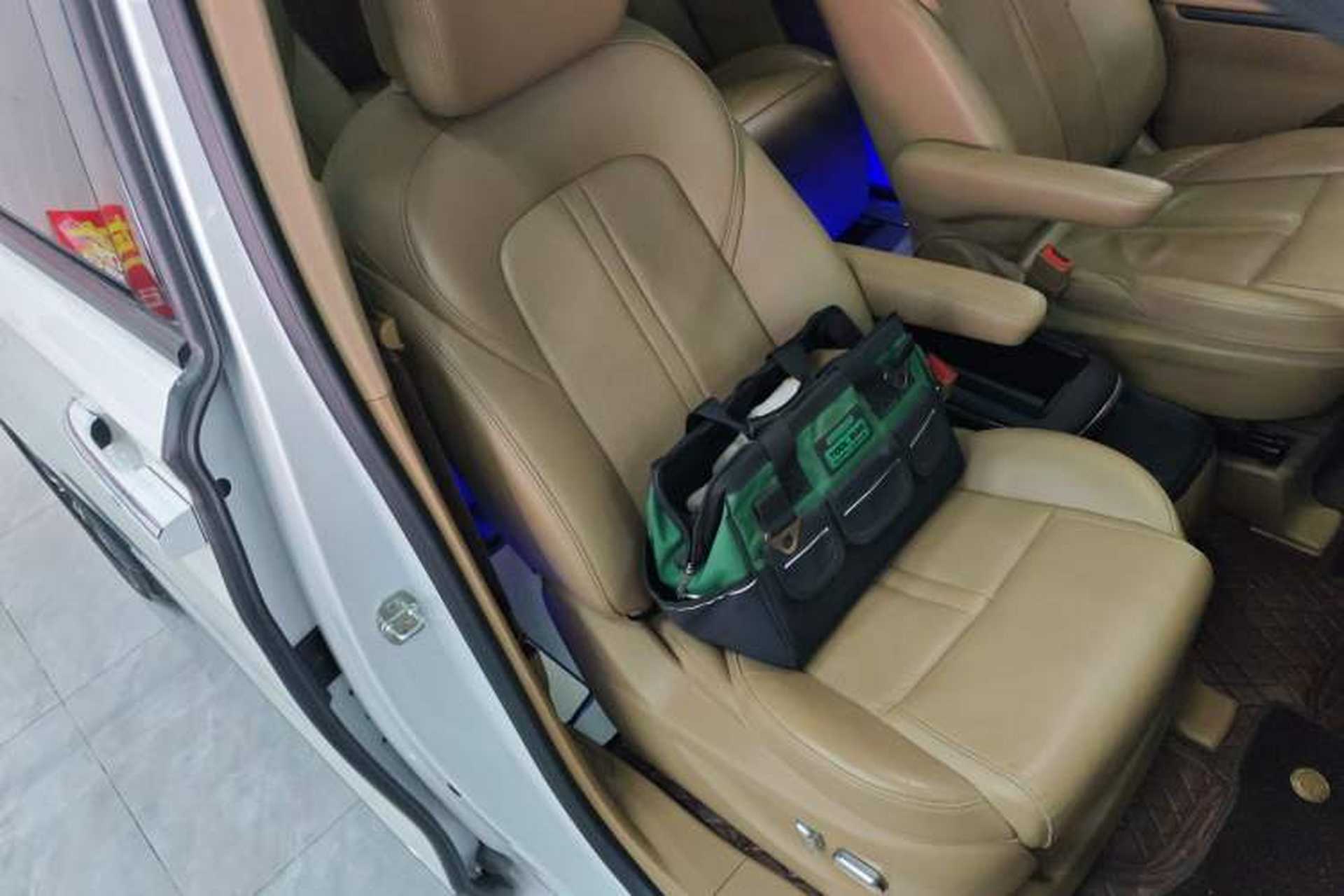 Used Buick GL8 2021 ES Land Cruiser 653T Flagship Model Right Front Seat