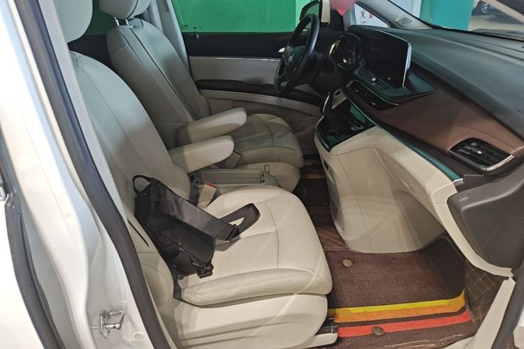 Used Buick GL8 2021 Land Cruiser Executive Class 652T Smart Luxury Model Right Front Seat