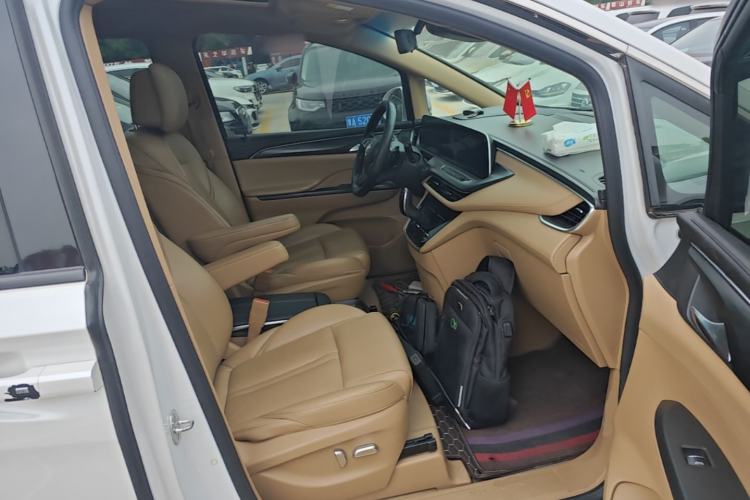 Used Buick GL8 2021 ES Land Cruiser 653T Luxury Edition Right Front Seat