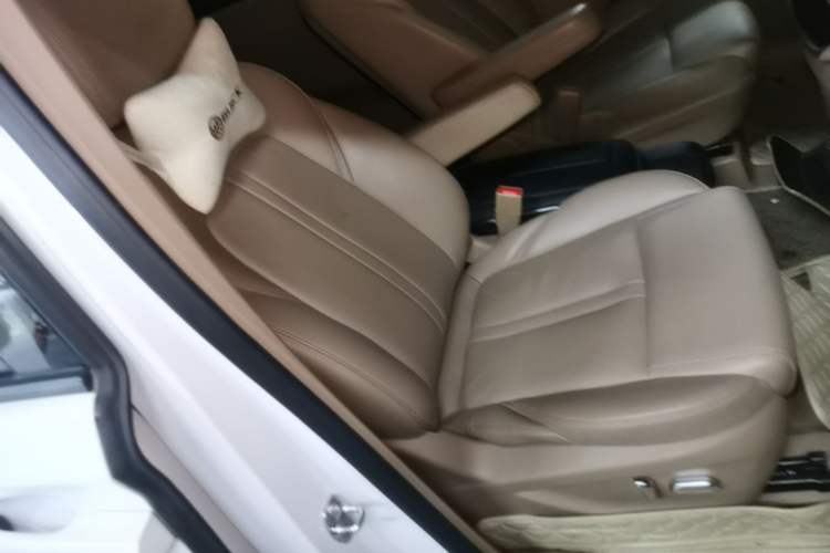 Used Buick GL8 2021 ES Land Cruiser 653T Luxury Edition Right Front Seat