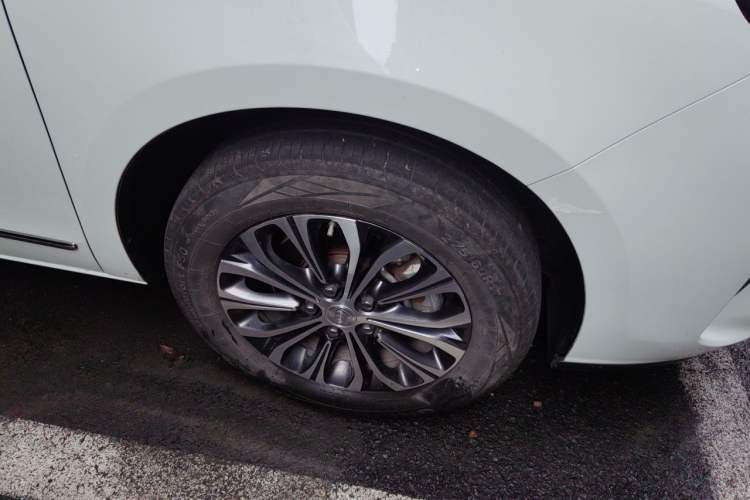 Used Buick GL8 2021 Land Cruiser Executive Class 652T Luxury Model Right Front Wheel Hub