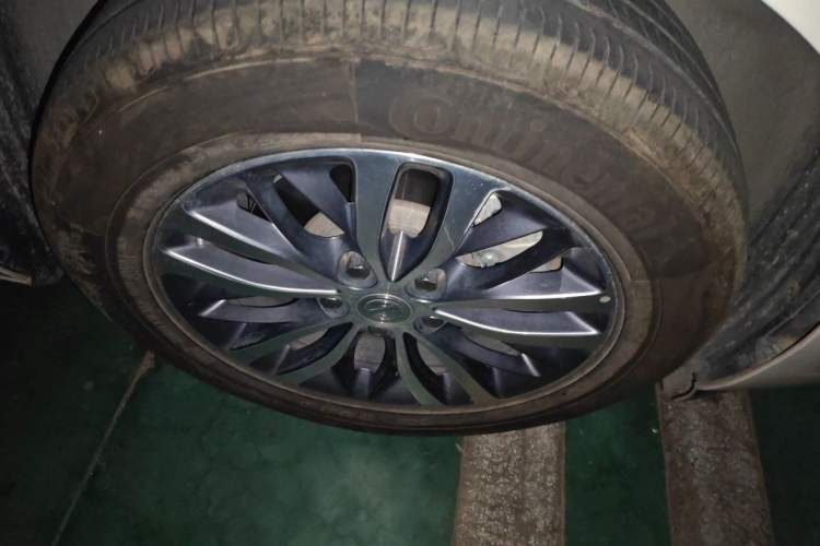 Used Buick GL8 2021 ES Land Cruiser 653T Luxury Edition Right Front Wheel Hub