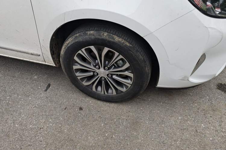 Used Buick GL8 2021 Land Cruiser Executive Class 652T Luxury Model Right Front Wheel Hub