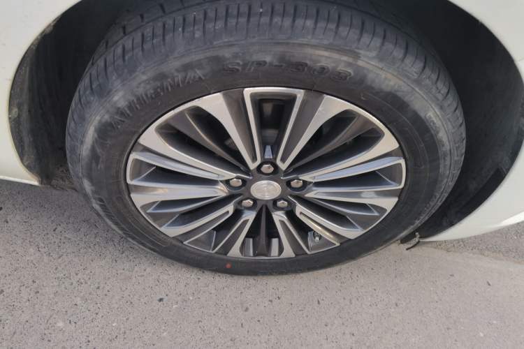 Used Buick GL8 2021 ES Landtrek 653T Luxury Model Right Front Wheel Hub