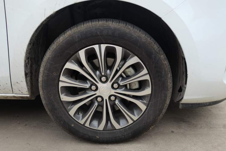 Used Buick GL8 2021 Land Cruiser Executive Class 652T Comfort Model Right Front Wheel Hub