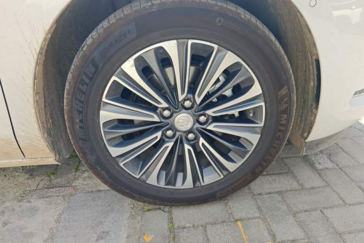Used Buick GL8 2021 ES Landtrek 653T Smart Luxury Model Right Front Wheel Hub