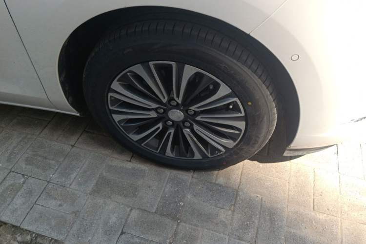 Used Buick GL8 2021 ES Landtrek 653T Luxury Model Right Front Wheel Hub