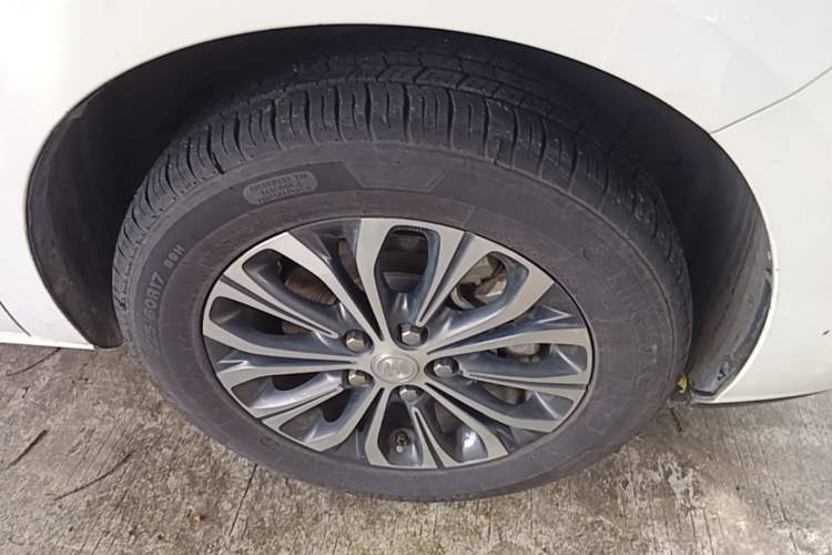Used Buick GL8 2021 Land Cruiser Executive Class 652T Comfort Model Right Front Wheel Hub
