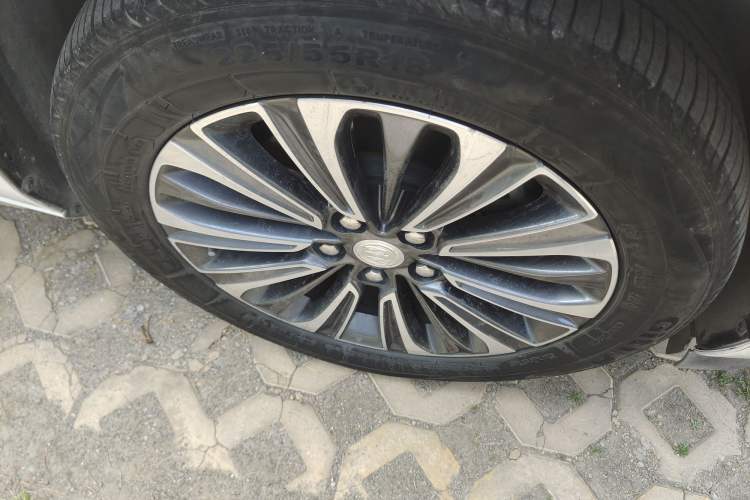 Used Buick GL8 2021 ES Landtrek 653T Smart Luxury Model Right Front Wheel Hub