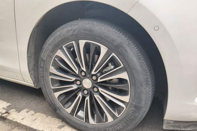 Used Buick GL8 2021 ES Landtrek 653T Luxury Model Right Front Wheel Hub