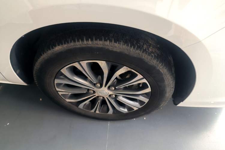 Used Buick GL8 2021 Land Cruiser Executive Class 652T Comfort Model Right Front Wheel Hub