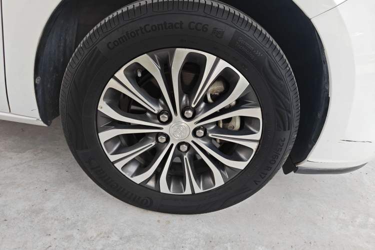 Used Buick GL8 2021 Land Cruiser Executive Class 652T Luxury Model Right Front Wheel Hub