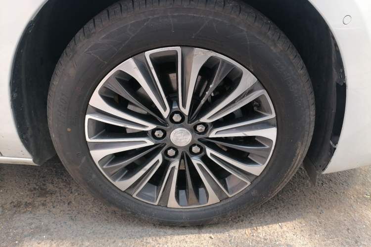 Used Buick GL8 2021 ES Landtrek 653T Smart Luxury Model Right Front Wheel Hub