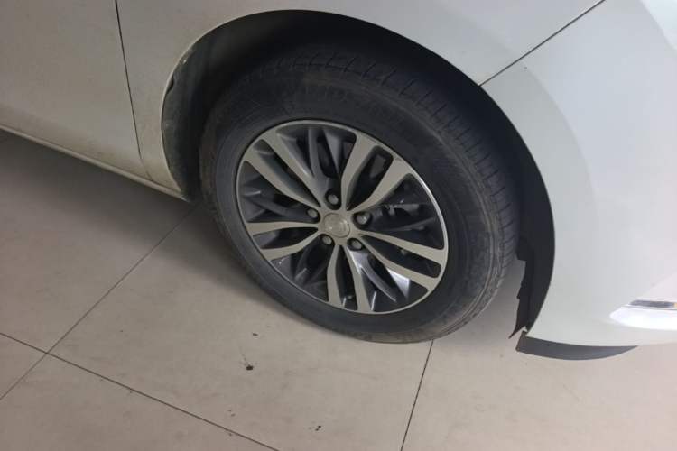 Used Buick GL8 2021 Land Cruiser Executive Class 652T Luxury Model Right Front Wheel Hub