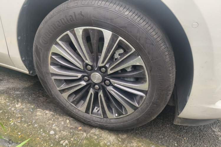 Used Buick GL8 2021 ES Land Cruiser 653T Luxury Edition Right Front Wheel Hub