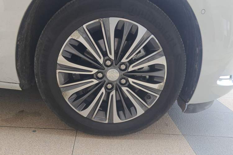 Used Buick GL8 2021 ES Landtrek 653T Luxury Model Right Front Wheel Hub