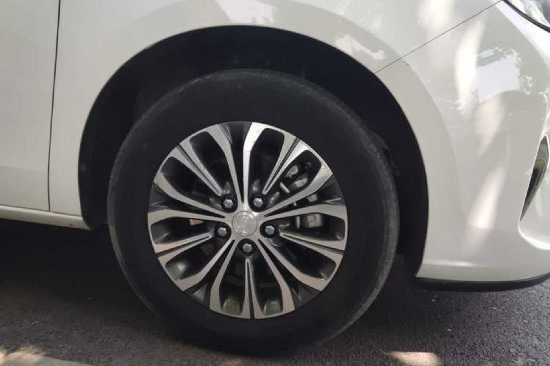 Used Buick GL8 2021 Land Cruiser Executive Class 652T Comfort Model Right Front Wheel Hub