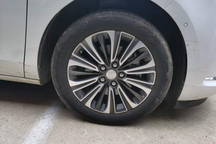 Used Buick GL8 2021 ES Landtrek 653T Smart Luxury Model Right Front Wheel Hub