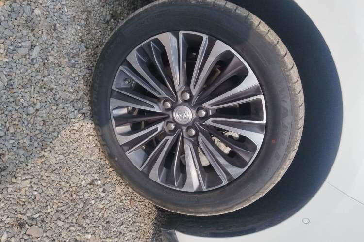 Used Buick GL8 2021 ES Landtrek 653T Luxury Model Right Front Wheel Hub