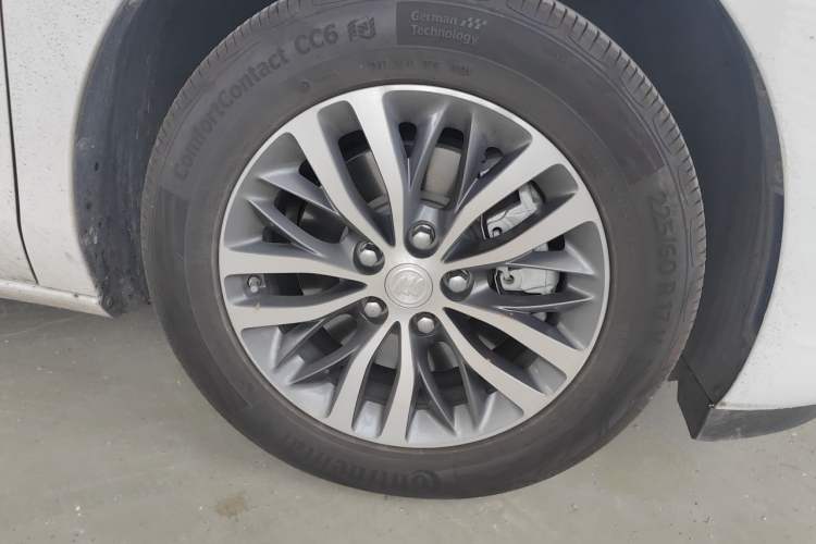 Used Buick GL8 2021 ES Land Cruiser 653T Luxury Edition Right Front Wheel Hub