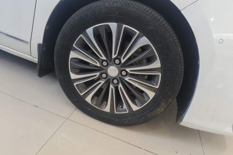 Used Buick GL8 2021 ES Land Cruiser 653T Flagship Model Right Front Wheel Hub