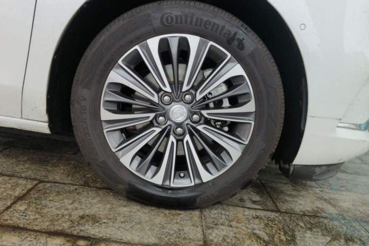 Used Buick GL8 2021 ES Landtrek 653T Luxury Model Right Front Wheel Hub