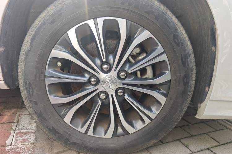 Used Buick GL8 2021 Land Cruiser Executive Class 652T Comfort Model Right Front Wheel Hub
