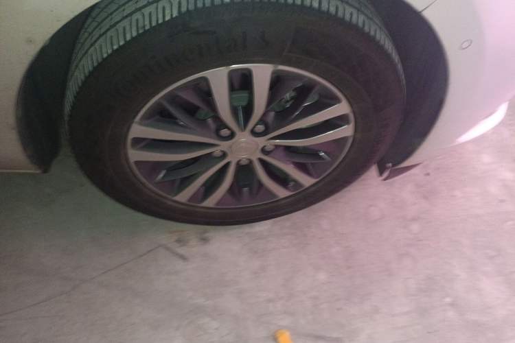 Used Buick GL8 2021 ES Land Cruiser 653T Luxury Edition Right Front Wheel Hub