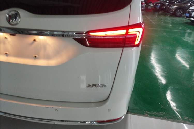Used Buick GL8 2021 Land Cruiser Executive Class 652T Luxury Model Right Rear Taillight