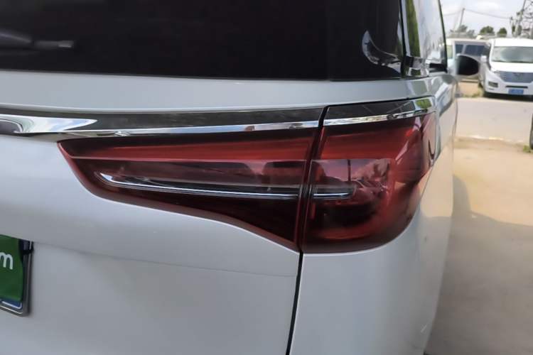 Used Buick GL8 2021 ES Land Cruiser 653T Luxury Edition Right Rear Taillight