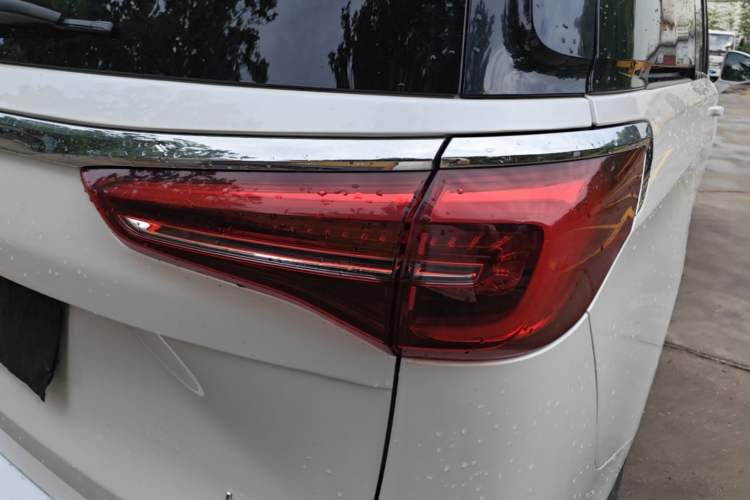 Used Buick GL8 2021 ES Landtrek 653T Comfort Edition Right Rear Taillight
