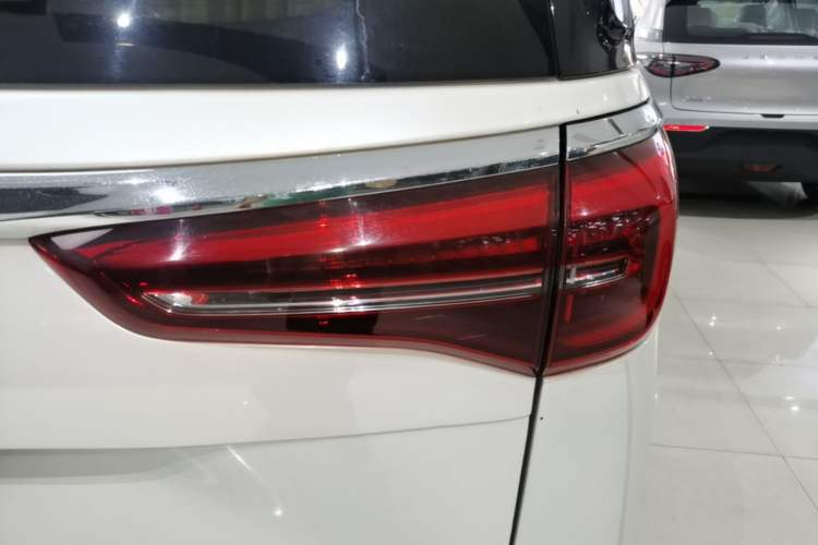 Used Buick GL8 2021 ES Land Cruiser 653T Luxury Edition Right Rear Taillight