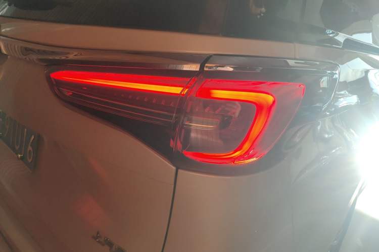 Used Buick GL8 2021 ES Land Cruiser 653T Luxury Edition Right Rear Taillight