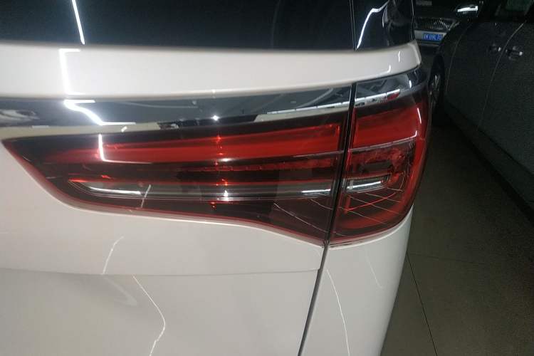 Used Buick GL8 2021 ES Landtrek 653T Comfort Edition Right Rear Taillight