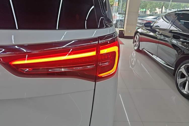 Used Buick GL8 2021 ES Landtrek 653T Comfort Edition Right Rear Taillight