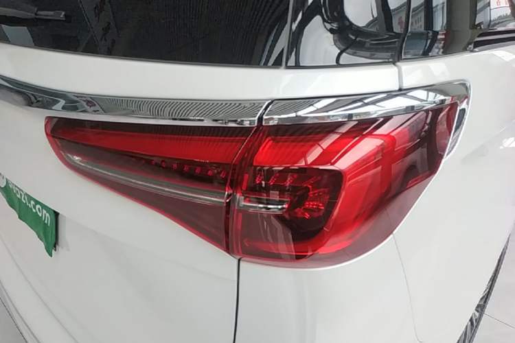 Used Buick GL8 2021 ES Landtrek 653T Luxury Model Right Rear Taillight